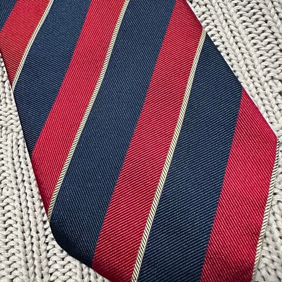 Fendi red and navy striped Italian silk tie - Picture 2 of 6